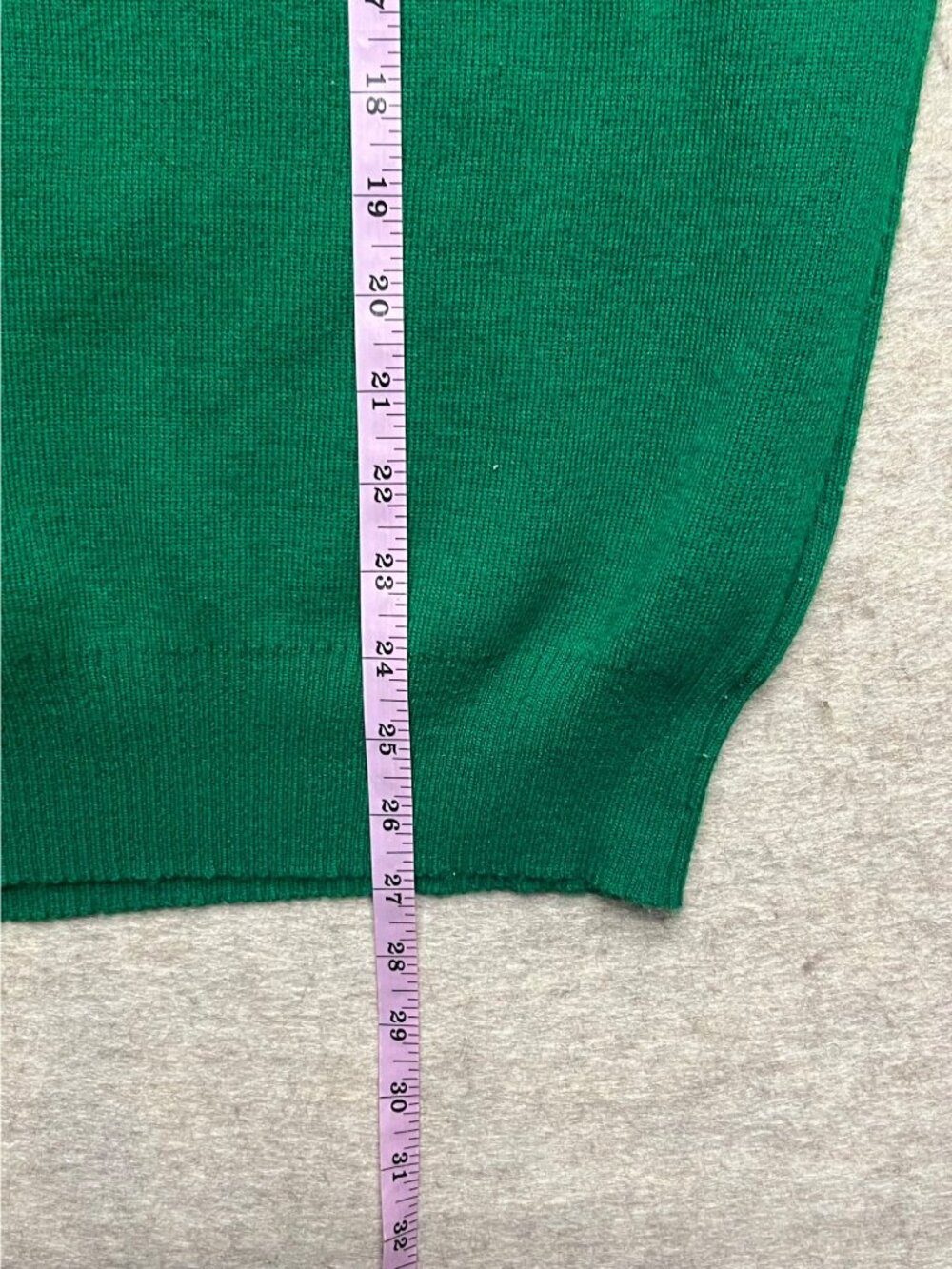 Vintage 90's Sugra Made in Ireland Green V-neck Sweater 42 Euro Large Men Unisex - Picture 10 of 11